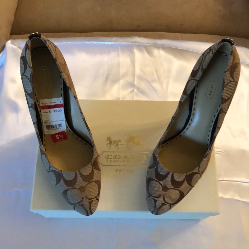 Brand New in Box Coach Caya 12CM Sig Khaki/Brown